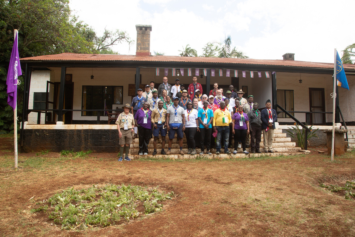 A visit of ISTs and HoCs to the grave and Paxtu in Nyeri during the 1st Africa Rover Moot.