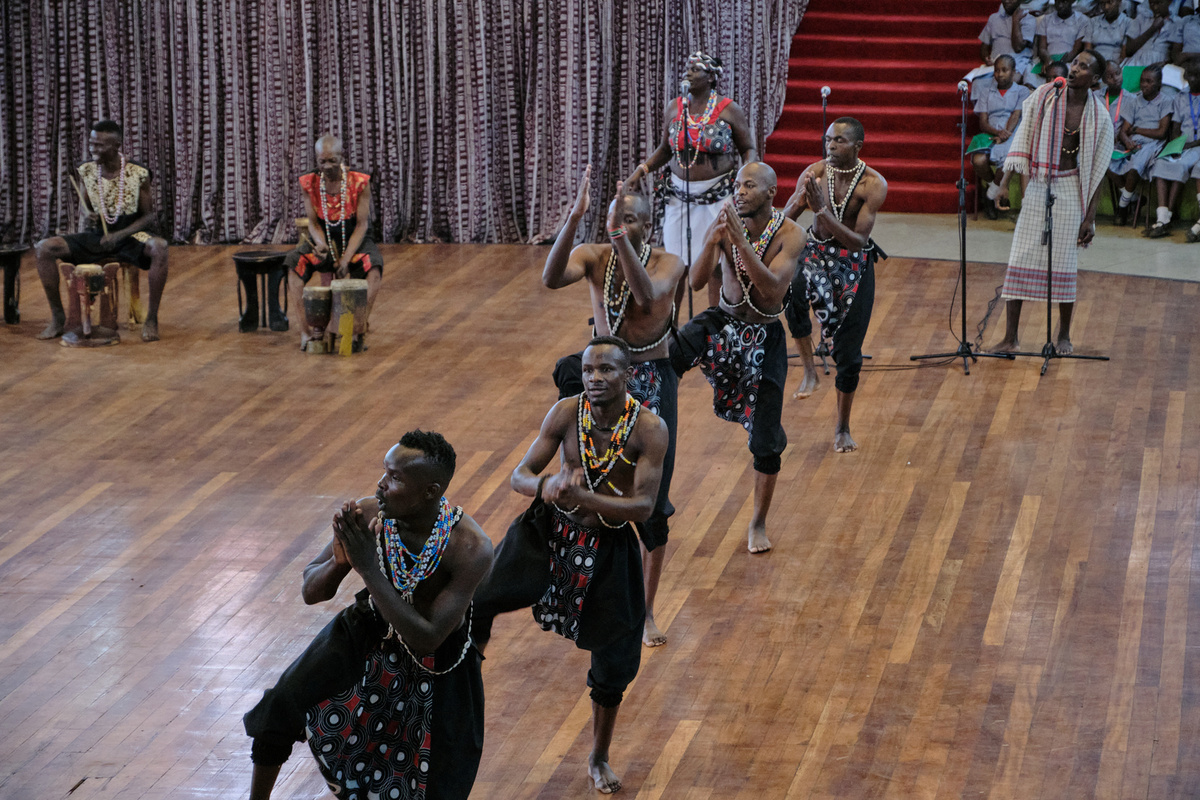 A visit to Bomas and lots of dancing during the 1st Africa Rover Moot.